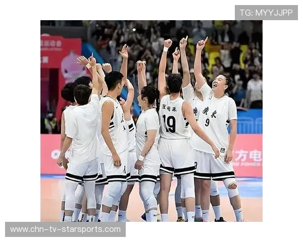 女篮姑娘用坚守感动无数人，女篮球队员的悲哀